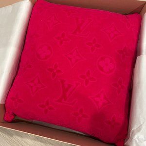 Louis Vuitton LVacation Beach Pillow Fuchsia Pink NEW